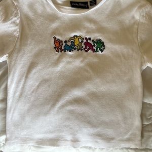 graphic white Tee , SMALL, medium cropped, thick material,